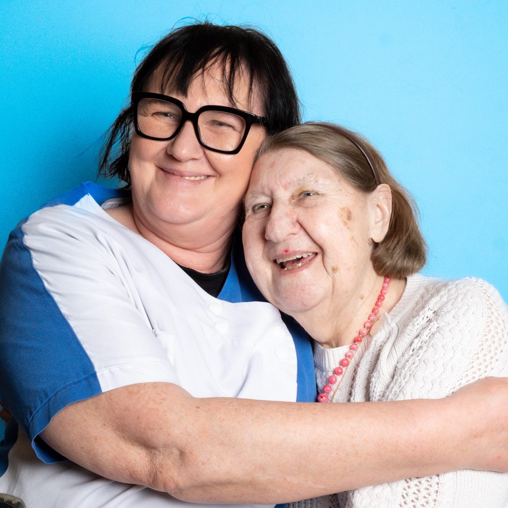 Éclat de rire en duo dans la LOL Box du LOL Project, photo David Ken